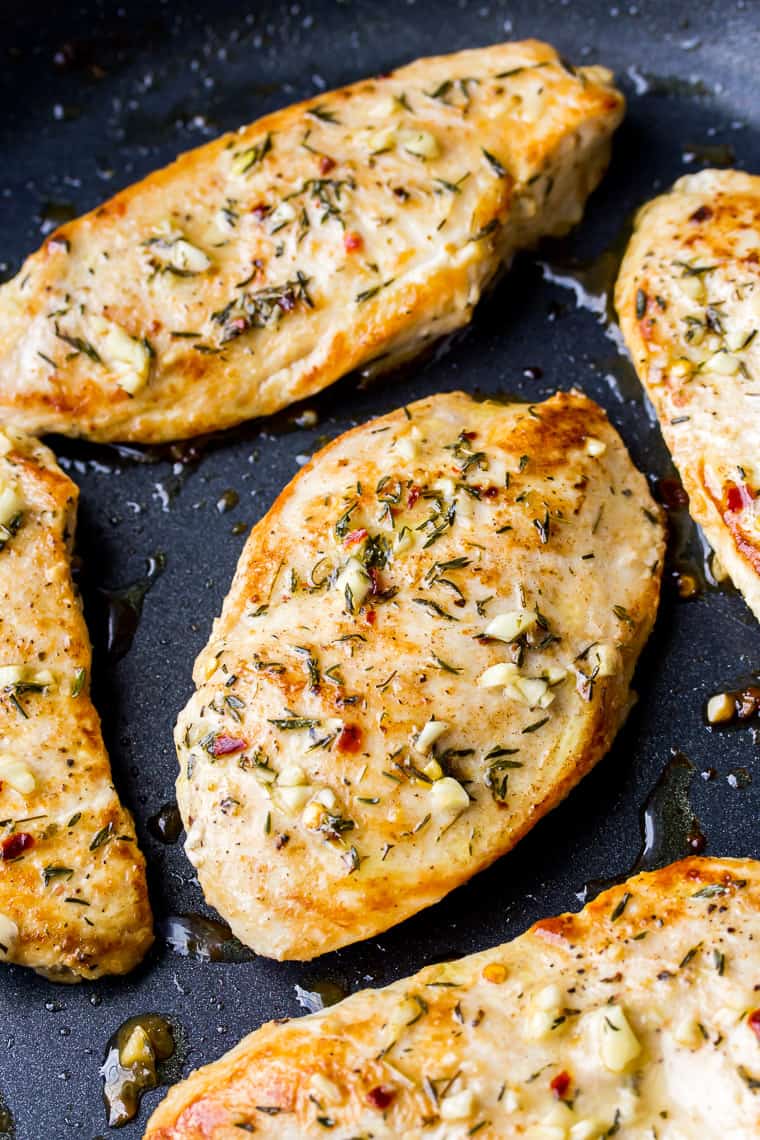 Garlic Chicken in a Black Skillet