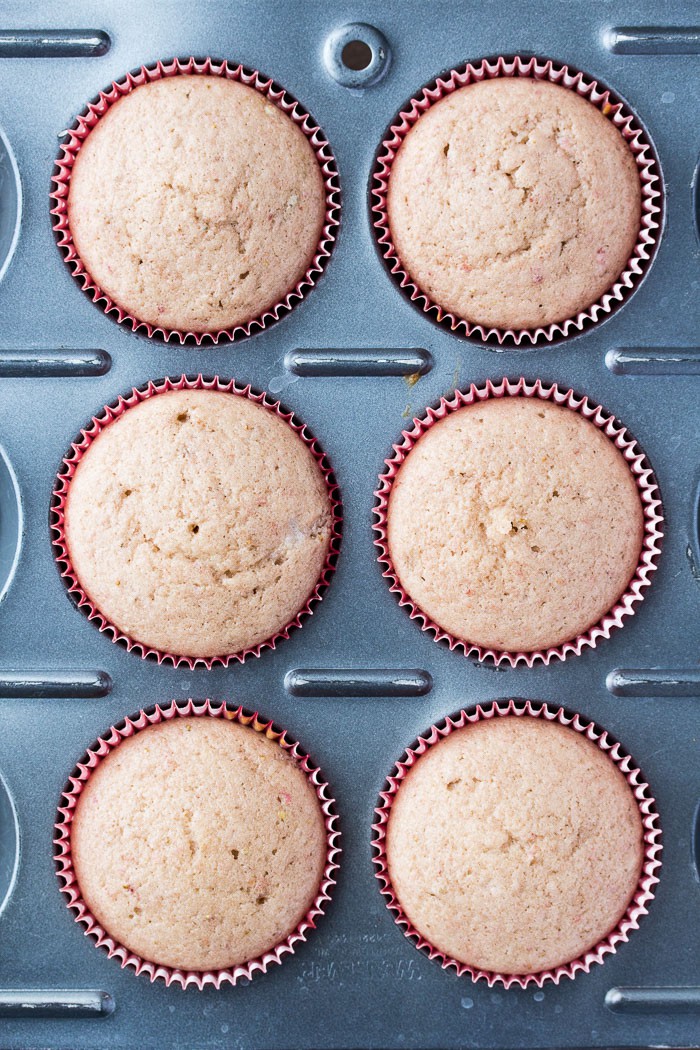 6 Baked Strawberry Cupcakes in a Cupcake Pan