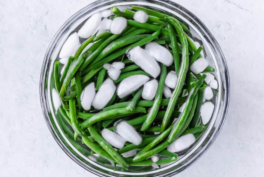Green Beans with Almonds (Low Carb + Gluten Free) - Delicious Little Bites