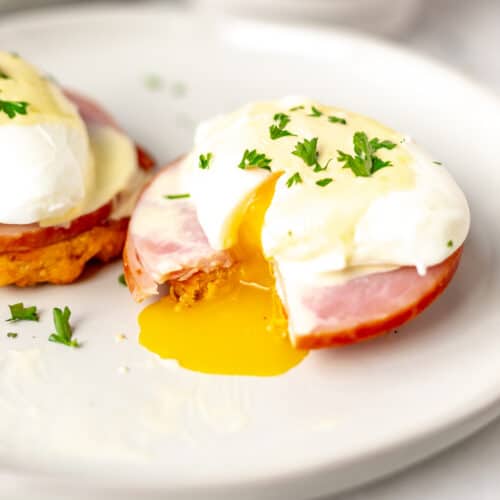 Keto Eggs Benedict - Delicious Little Bites