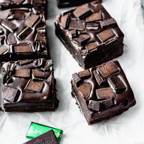 https://deliciouslittlebites.com/wp-content/uploads/2021/03/Andes-Mint-Brownies-Recipe-Image-1-3-500x500.jpg