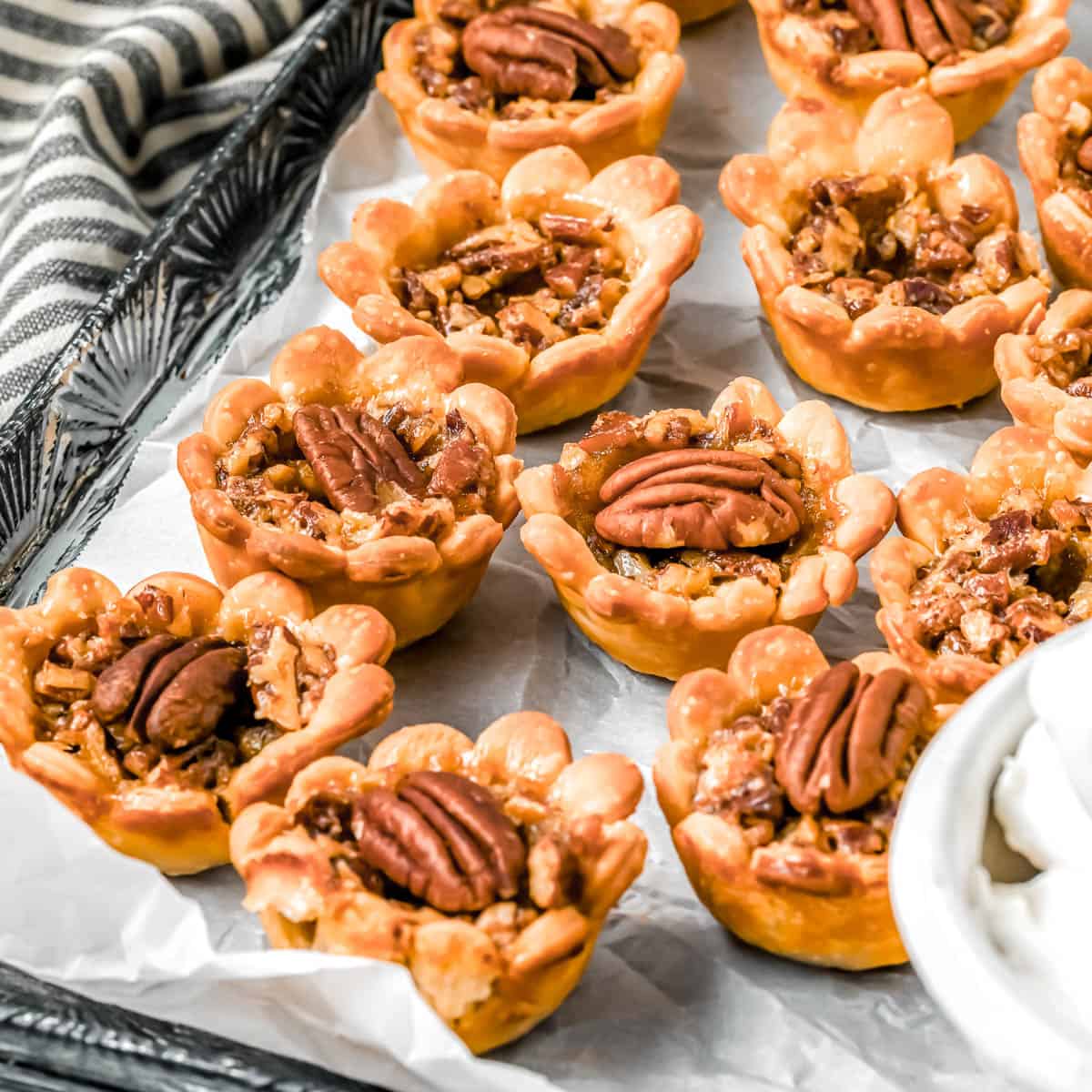 Mini Pecan Pies - Delicious Little Bites