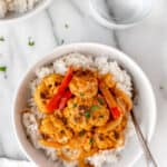 Roasted Cauliflower Curry is a vegetarian recipe loaded with flavor. Crisp cauliflower florets, peppers, and onions swim in a delicious sauce made of curry paste and coconut milk. This quick and easy dinner recipe is the perfect choice for your next family meal!